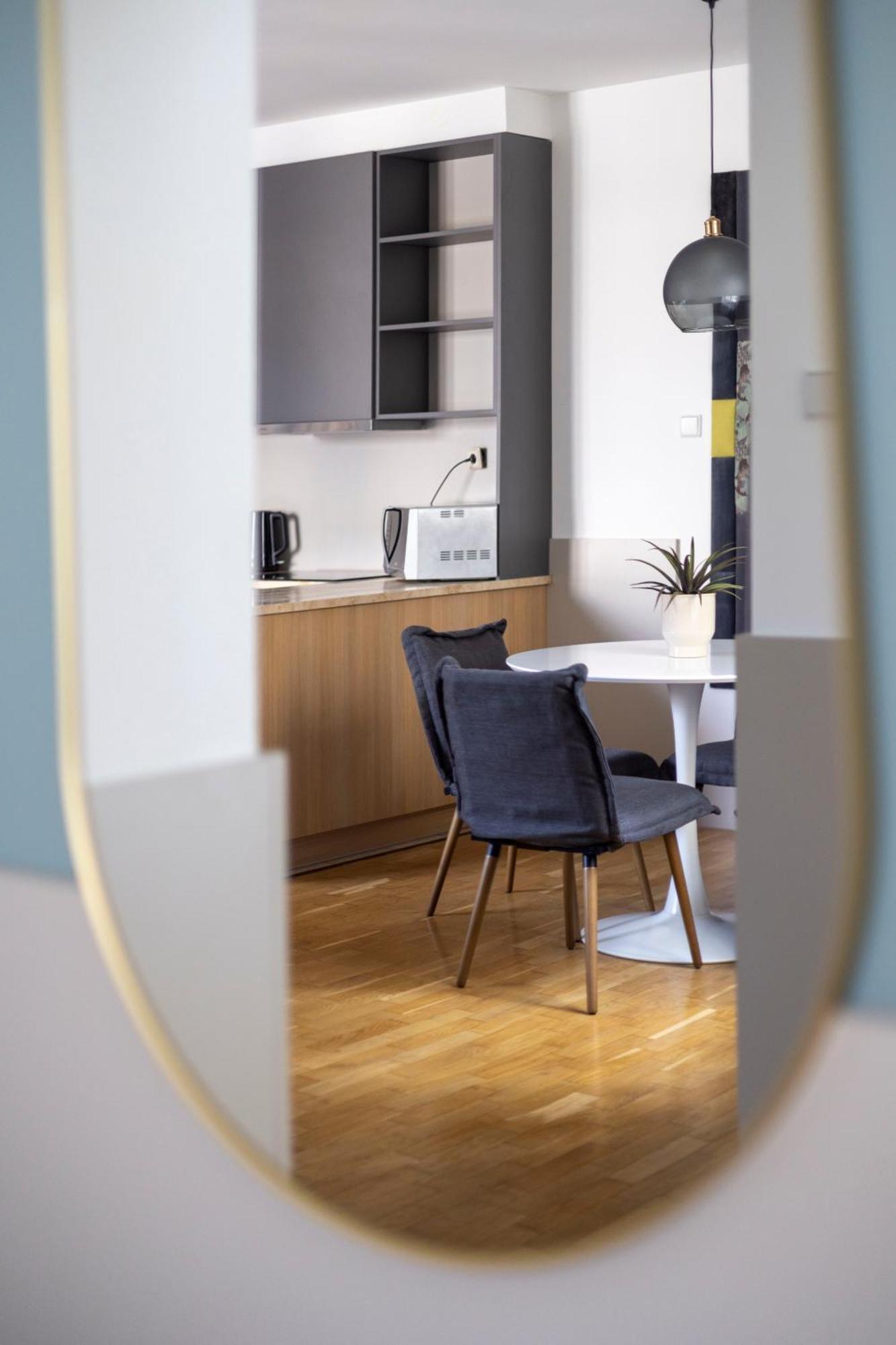 Апартаменты Superb Location & Cozy With Terrace By Prestige Homes *